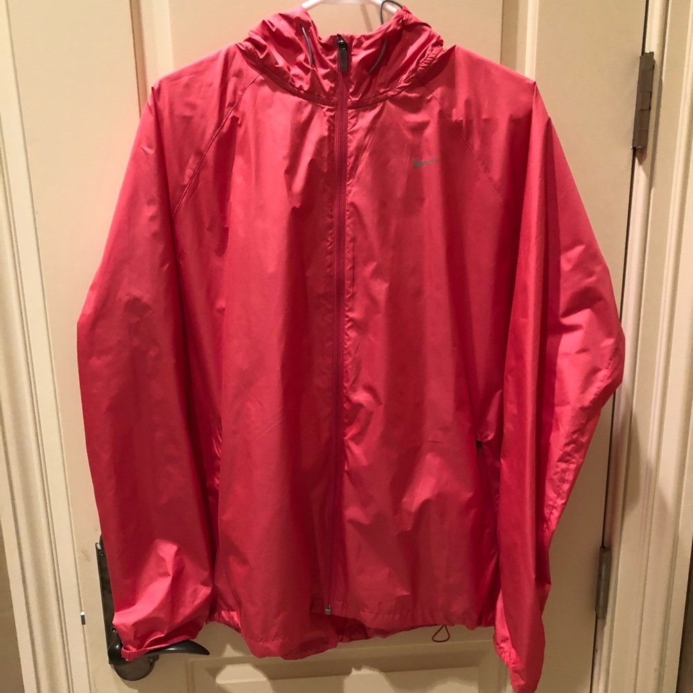 Nike Windbreaker salmon color